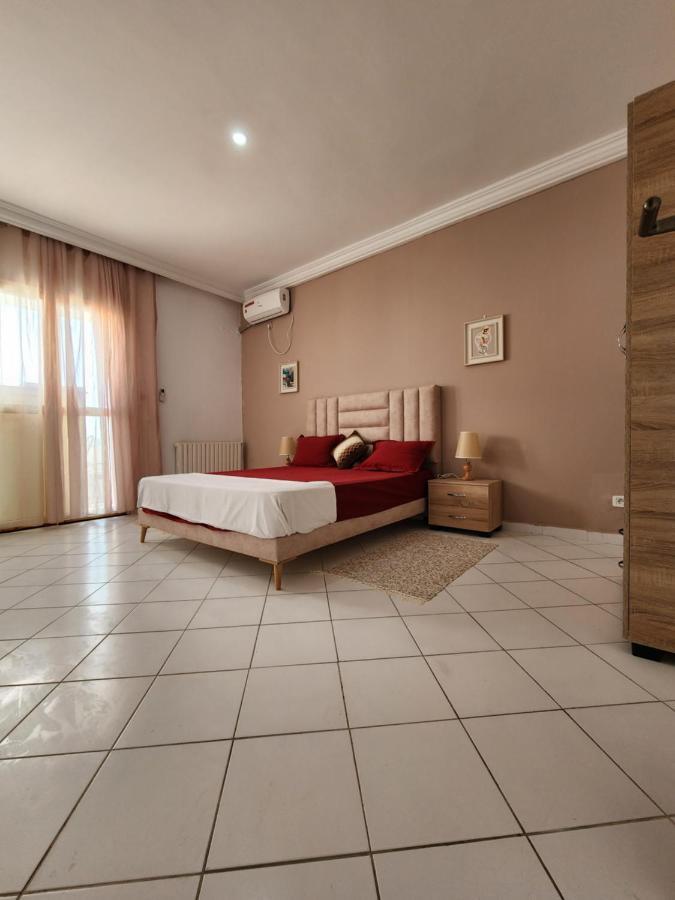 Duplex Bien Equipe Securise Avec Jardin Et Veranda La Marsa Exterior foto